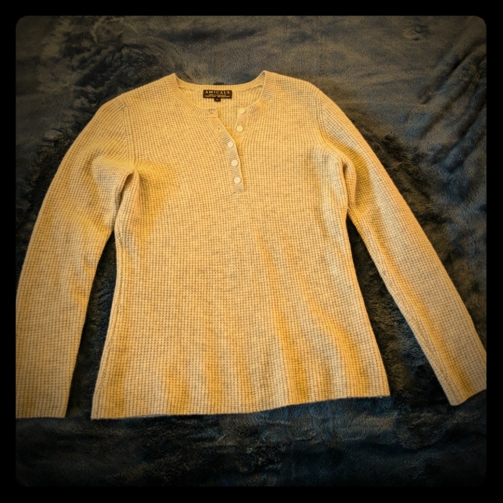 100% Cashmere sweater